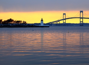 pell_bridge_lighthouse_in_Newport_RI