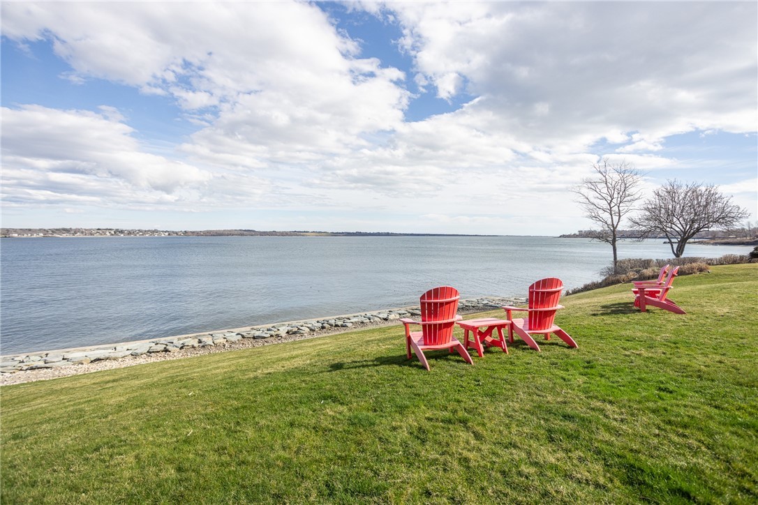 260 Fischer Circle, Portsmouth, Rhode Island